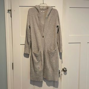Casual long sweater. Worn only a few times. Smoke free home